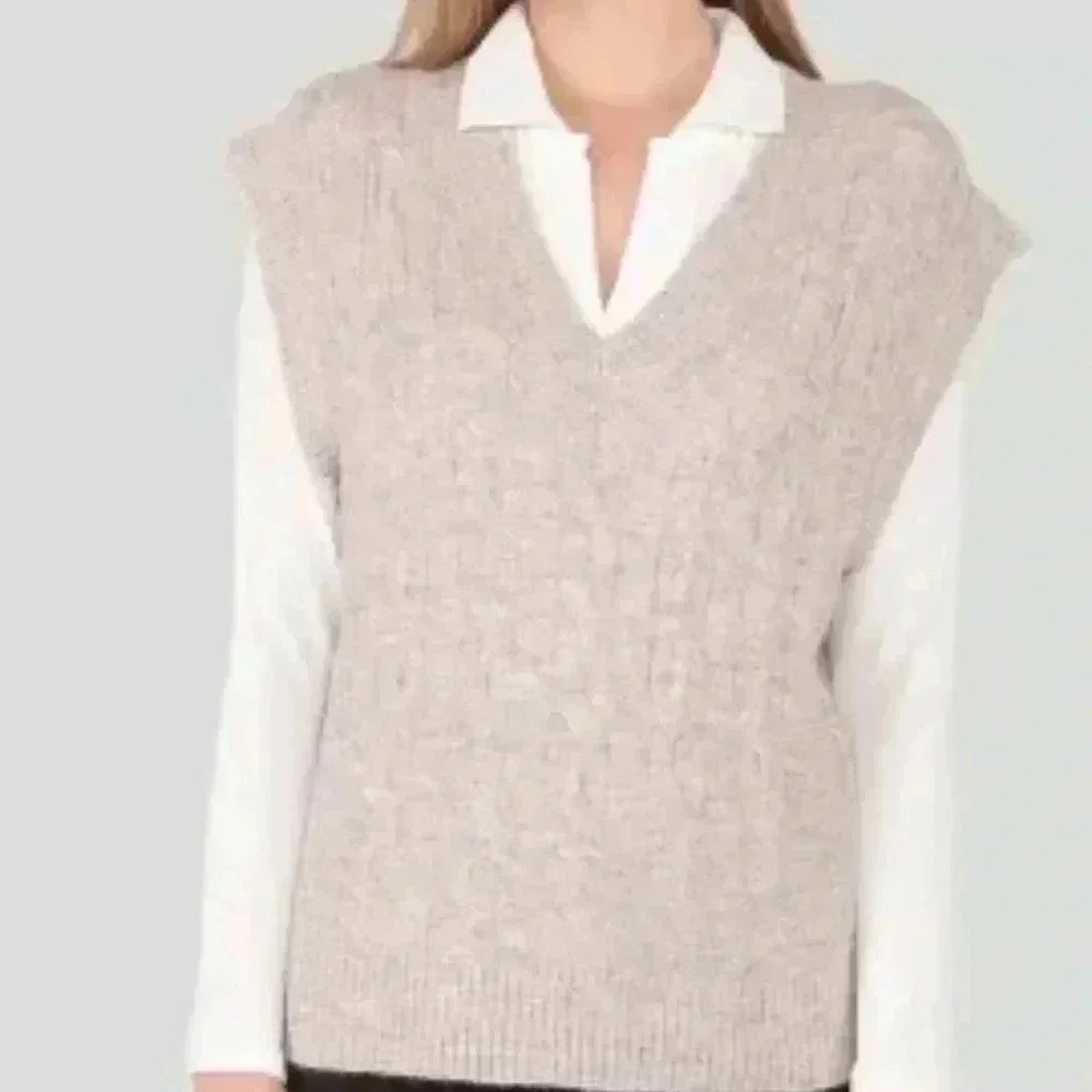 NWT- Black Tape Cable Knit V Neck Sweater Vest in Soft Oatmeal